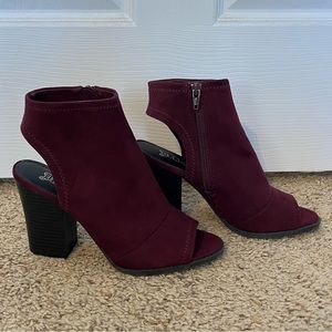 Purple/Deep Red Brash Peep Toe Cut-Out Heeled Boots Size 7